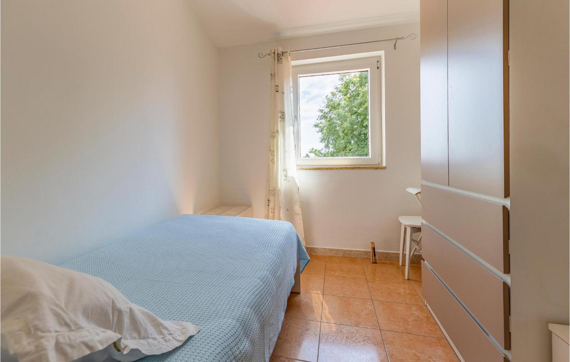 2 Bedroom Beautiful Apartment In Premantura Exterior foto