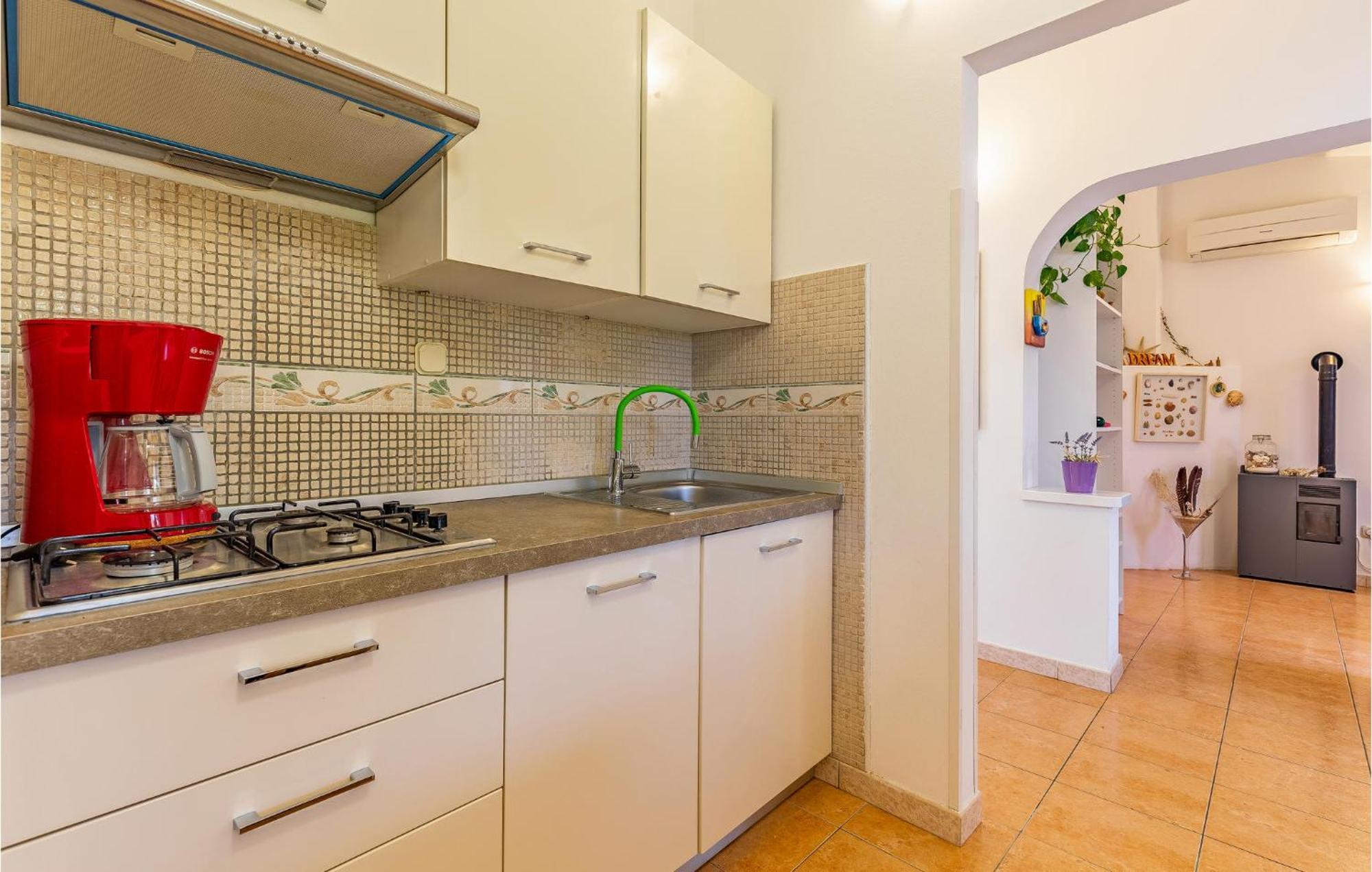 2 Bedroom Beautiful Apartment In Premantura Exterior foto